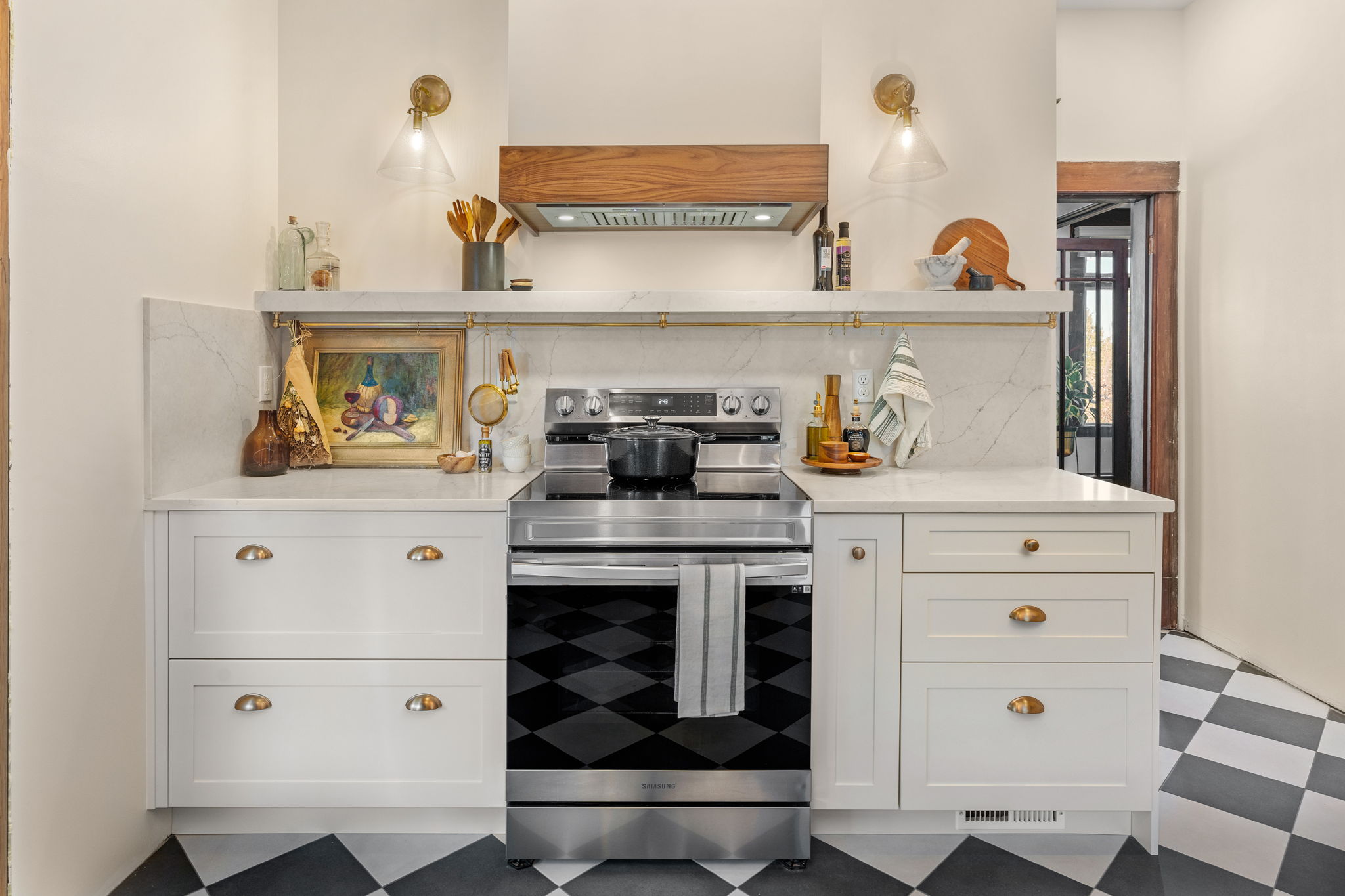 6-web-or-mls-3304 N 8th St-6 Marble Kitchen Design